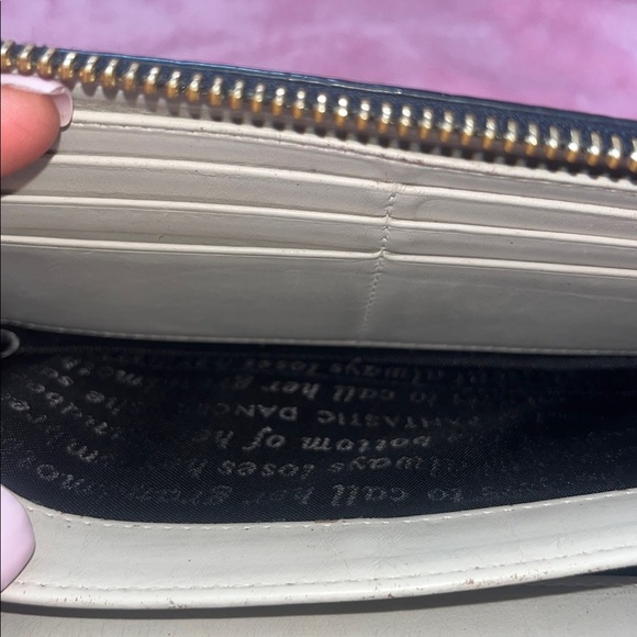 Kate Spade Storybook Lining Black and Cream Pebbled Leather Zip Around Wallet - Picture 6 of 12